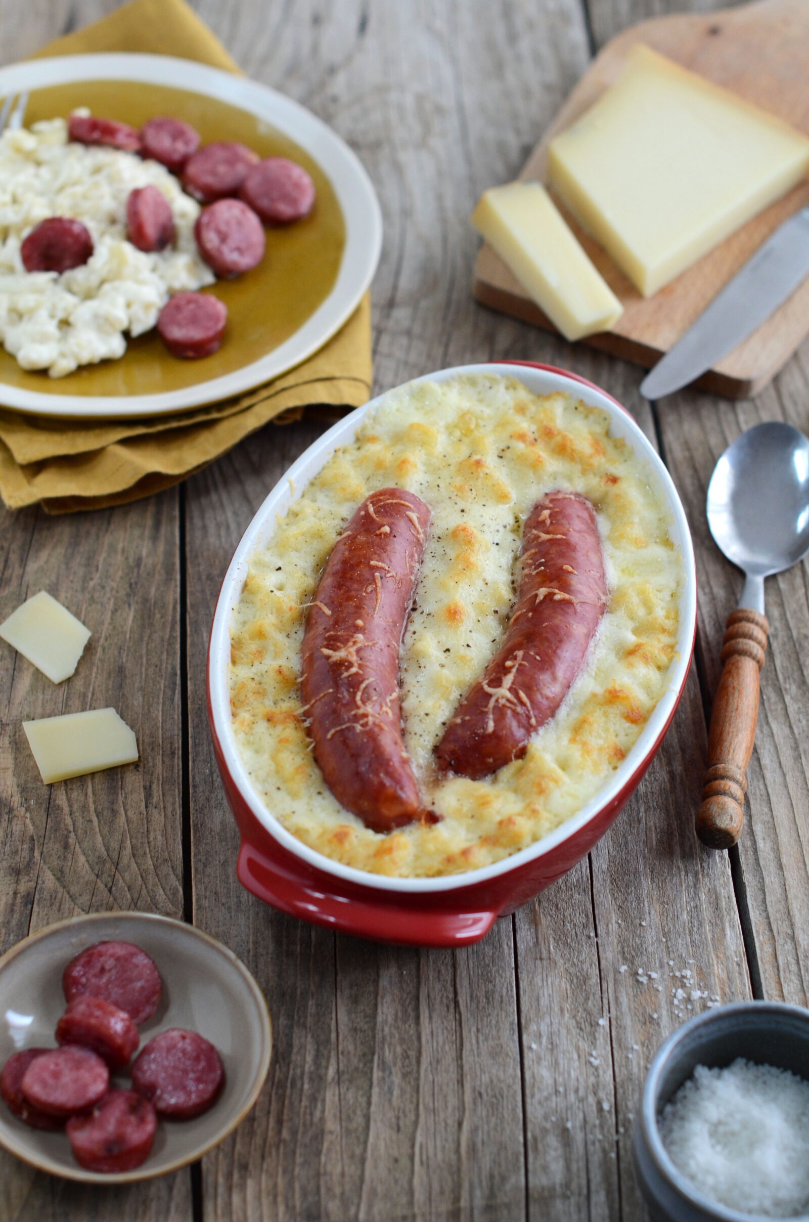 Saucisses Au Beaufort Façon Charcutière Et Gratin De Crozets - Socopa